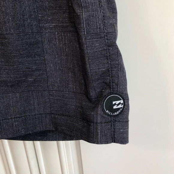 Billabong menโs board shorts - Picture 6 of 11